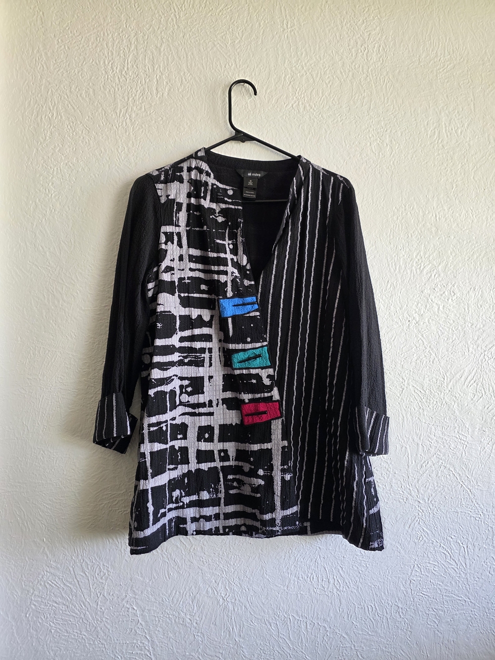Ali Miles Black & White Patterned Split Tunic with Blue Teal and Pink Buttons